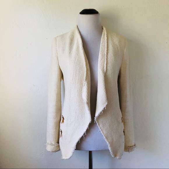 Zara Cream Blazer looks like Chanel ;) - Picture 2 of 7